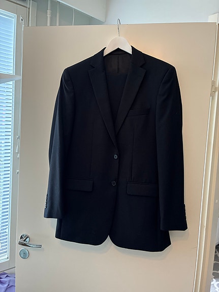 Dressmann miesten puku koko 48 musta
