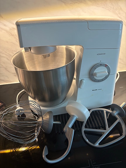 Kenwood monitoimikone