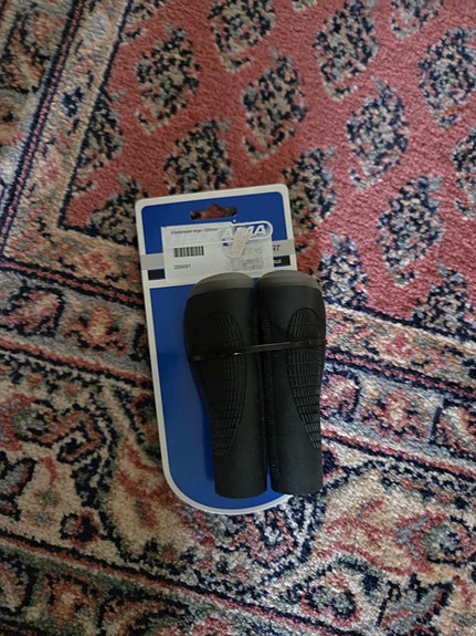 Helkama pyörän kädensijat mustat