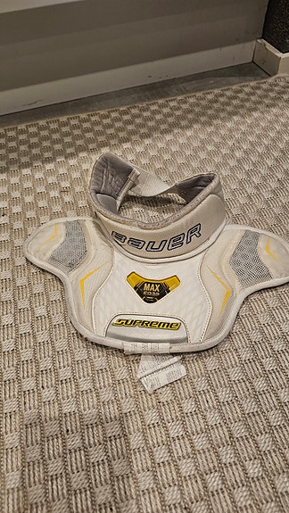 Bauer Supreme jääkiekkomaalivahdin kaulasuoja JR