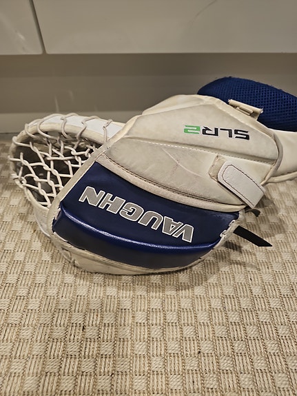 Vaughn Ventus SLR2 JR jääkiekkomaalivahdin räpylä valkoinen/sininen