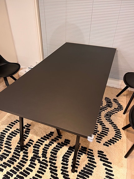Hay loop stand ruokapöytä 180cm