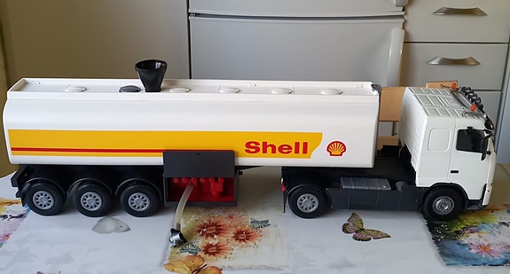 Emek Volvo FH Shell puoliperä säiliöauto