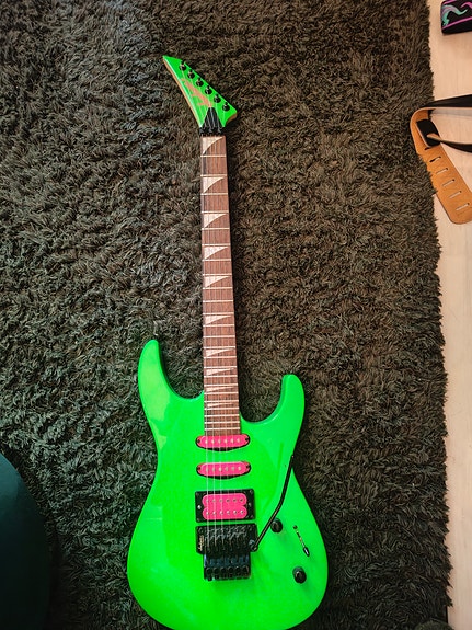 Jackson DK3XR Dinky HSS, neon green