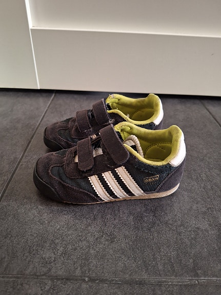 Adidas lenkkarit koko 24 / lasten kengät koko 24