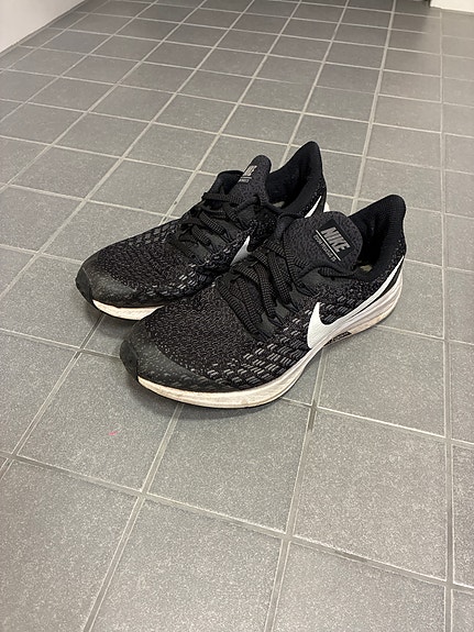 Nike Zoom Pegasus mustat / harmaat kengät / lenkkarit / tennarit, koko 38,5