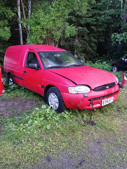 Ford Escort pakun osia