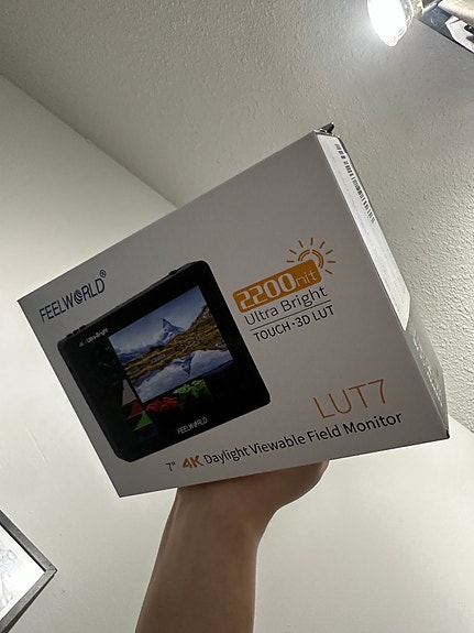 Feelworld LUT7 7" HDMI -monitori + SmallRig laturi + 2x NP-F970 akku