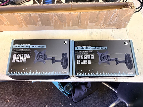 Deltaco ARM-512 näytön seinäteline x 2