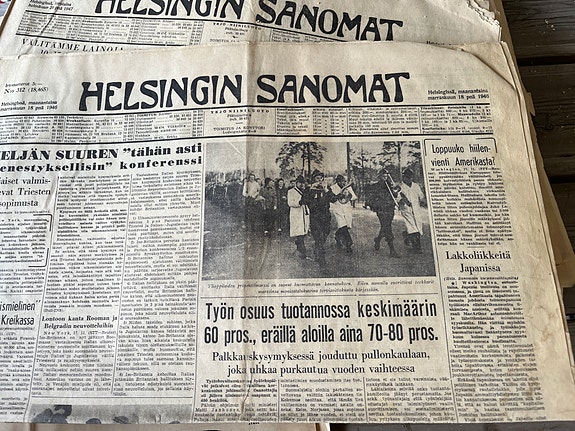 Vanhoja Helsingin Sanomia ja Kauppalehti