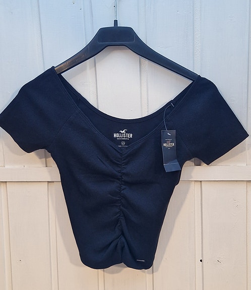 Hollister avokaulainen lyhyt toppi XS musta