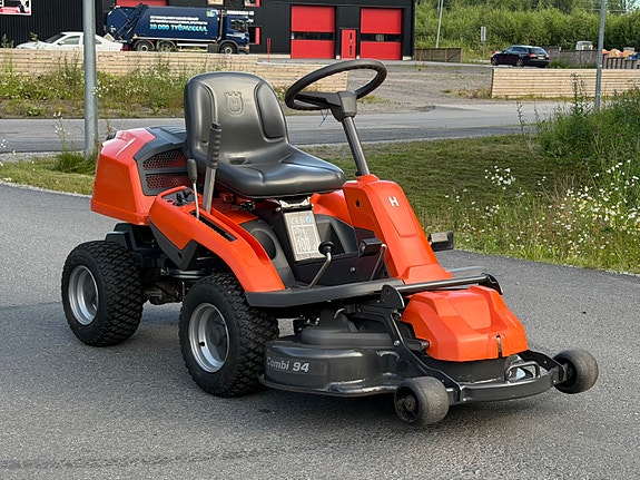 Husqvarna R 216 Ajoleikkuri, Siisti, Huollettu merkkiliikkeessä!
