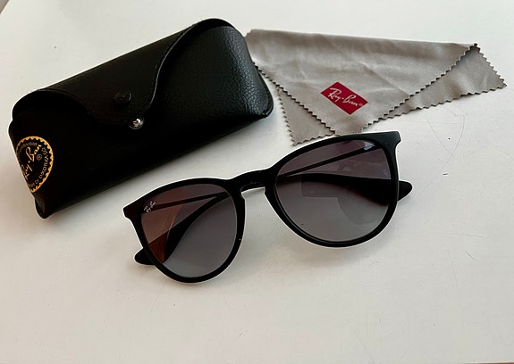 Ray-Ban Erika aurinkolasit musta unisex