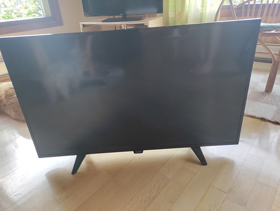 TV 42 tuumaa