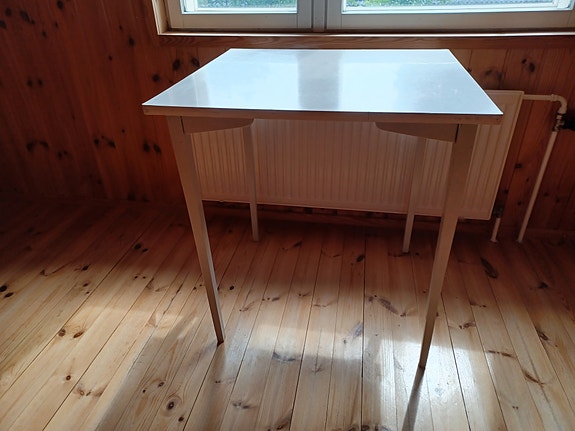 Vintage pöytä