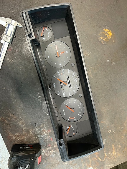 Volvo 740 mittaristo