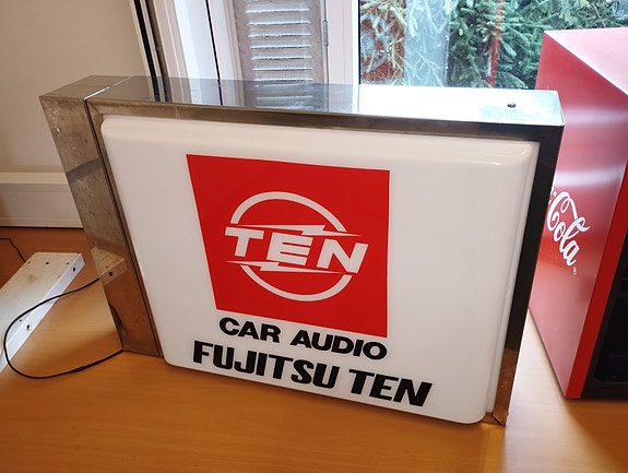 Fujitsu Ten valomainos