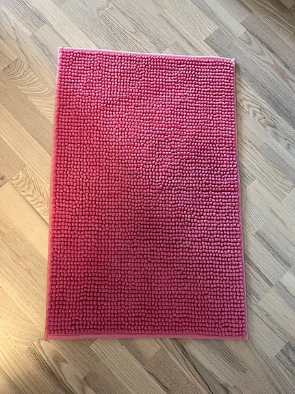 IKEA pinkki kylpyhuoneen matto