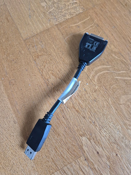 DisplayPort - DVI-D -näyttökaapeli / adapteri