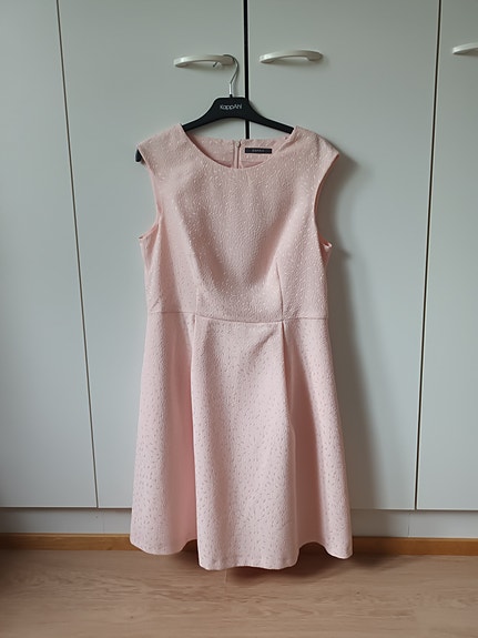 Esprit juhlamekko