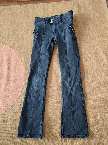 H&M tyttöjen bootcut-housut koko 158 musta