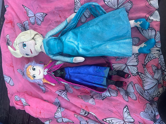Frozen Anna ja Elsa nuket
