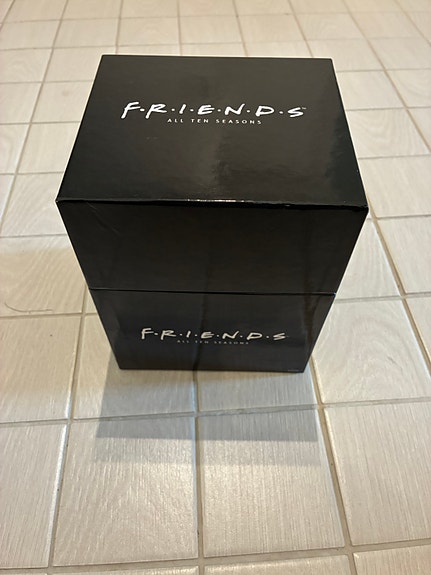 Frendit - boxi ja lautapeli