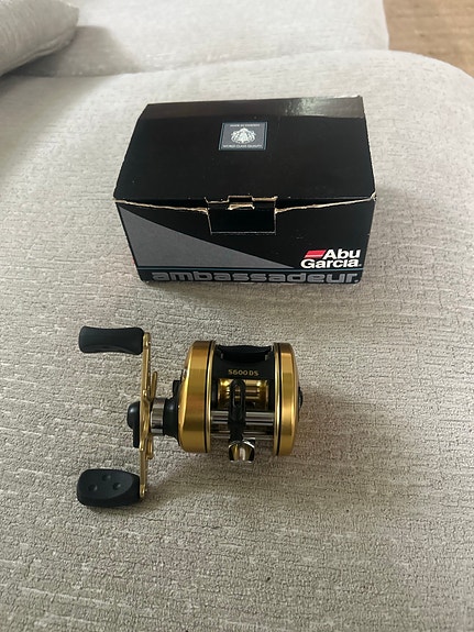 Abu Garcia Ambassadeur 5600D5hyrräkela kultamusta