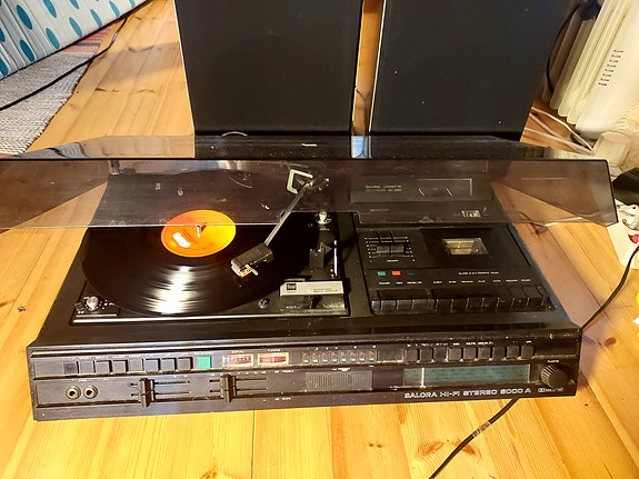 Salora Hi-fi stereo 6000A + kaiuttimet KS 330