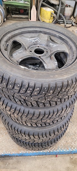 Huippu nastarenkaat 205/55r16