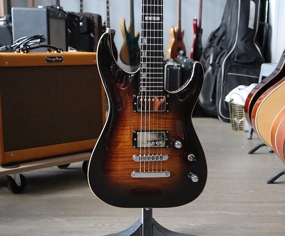 ESP E-II Horizon NT 2015 sähkökitara + kova laukku