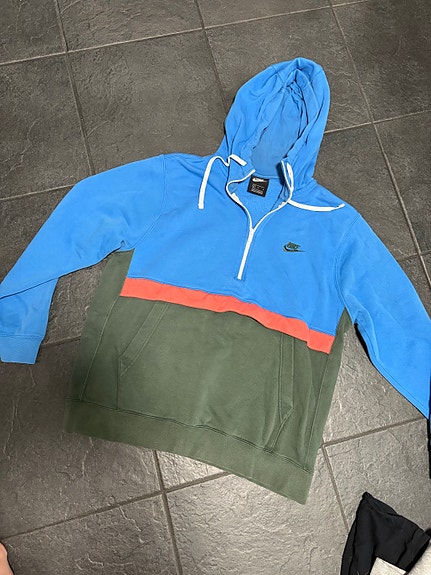Nike huppari. Koko: L