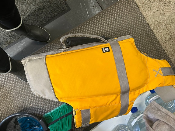 Myydään Hurtta pelastusliivi 20-40 kg