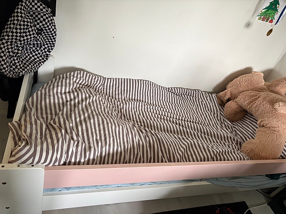 Unipuu kerrossänky