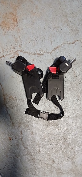 Turvakaukalon adapterit baby jogger