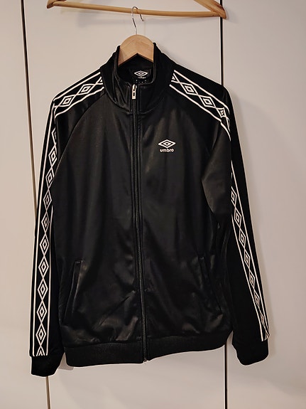 Umbro verkkatakki L musta