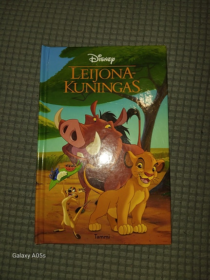 Disney Leijonakuningas lastenkirja+käsinukke 8e