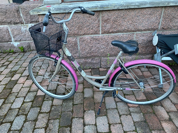 Tunturi naisten kaupunkipyörä 28" koko L