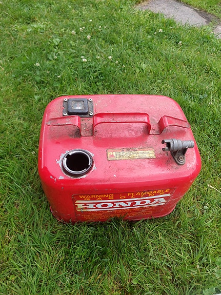 Honda bensatankki punainen