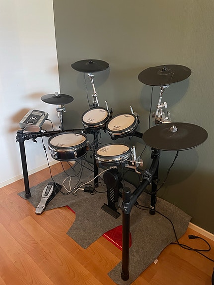 Roland TD-9 V-Drums sähkörummut