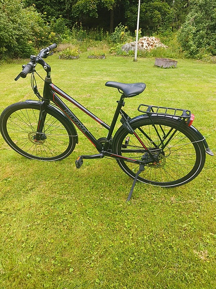 Helkama hybridi 28" 48 cm musta