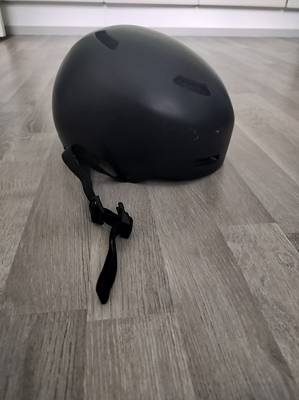 GIRO PYÖRÄILYKYPÄRÄ