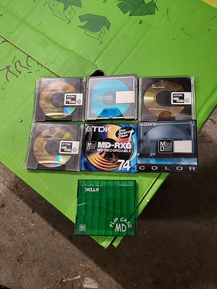 Minidisc levyjä 6kpl+teline