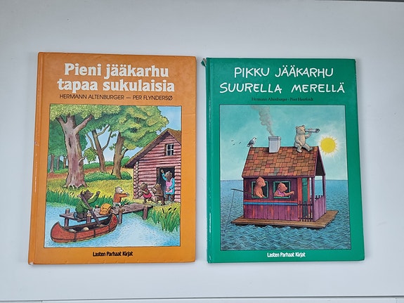 2x Pieni jääkarhu tapaa sukulaisia & Pikku jääkarhu suurella merellä