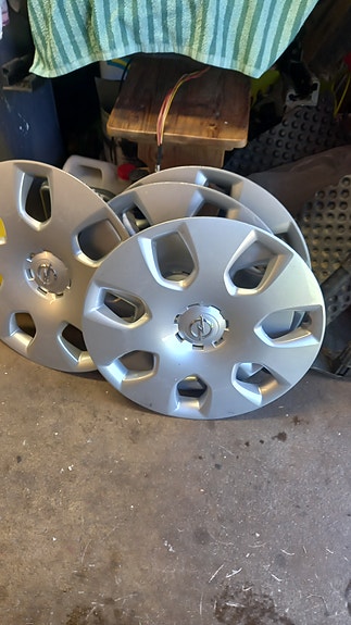 Opel 16 tuuman pölykapselit