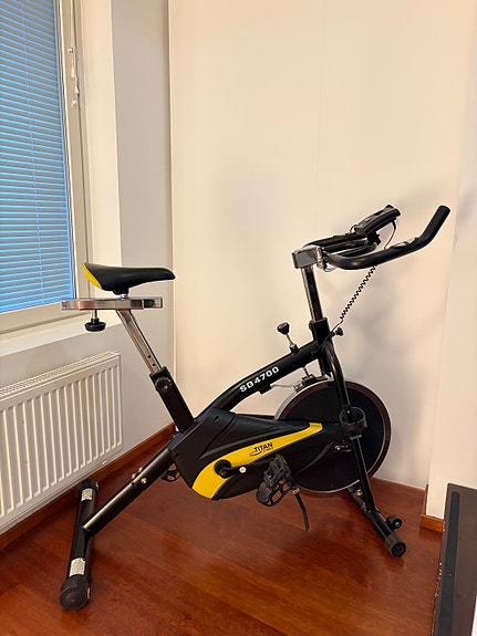 Titan Fitness SB-4700 spinningpyörä / kuntopyörä