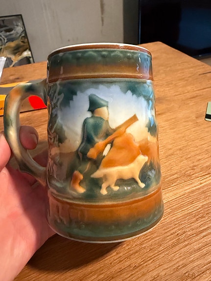 Retro Arabian metsästäjä tuoppi piippuleimalla