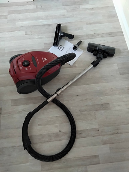Electrolux pölynimuri punainen