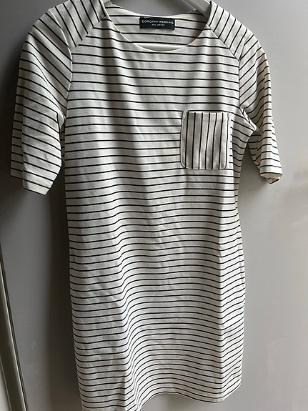 Dorothy Perkins raidallinen mekko 38