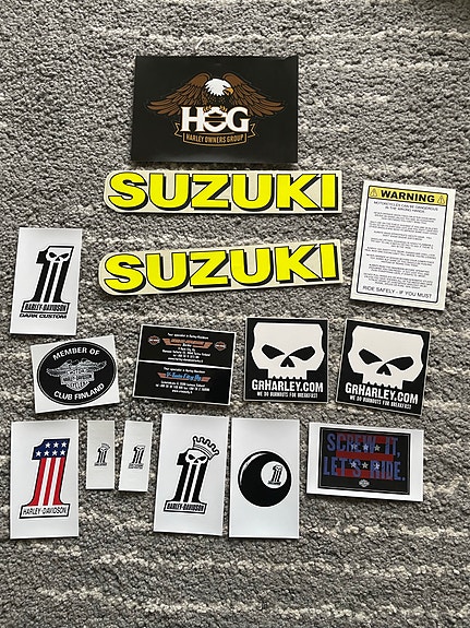 Harley-Davidson ja Suzuki-tarrat